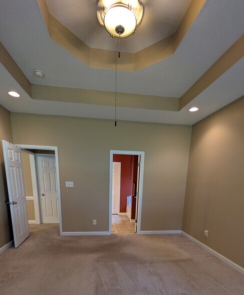 Building Photo - 102 Bridge Dr