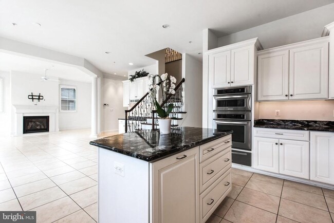 Building Photo - 8319 Quarry Manor Terrace