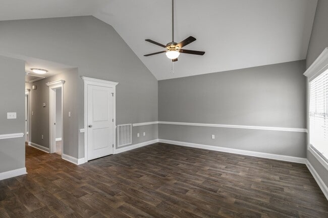 Building Photo - 2713 Buckingham Rd NW