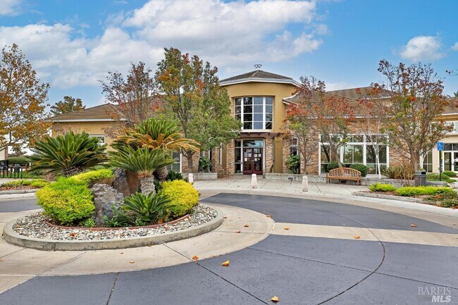 Building Photo - 206 Cedar Ridge Dr