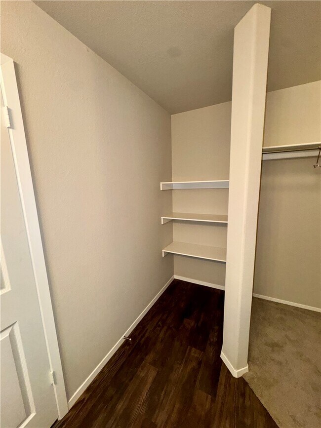 Building Photo - 1334 S Kingfisher Ln
