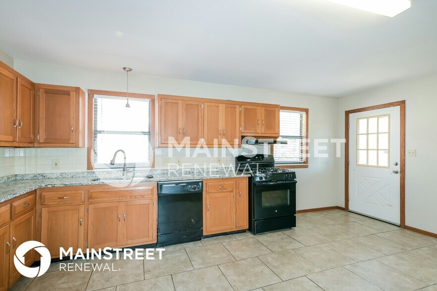 Building Photo - 9150 Wood Ave