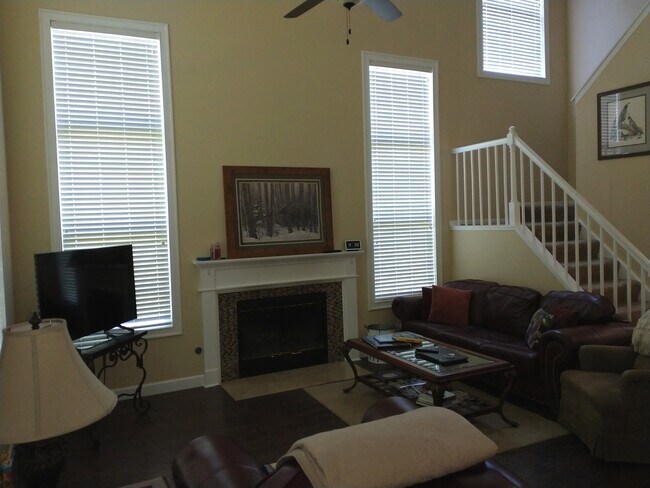Building Photo - 230 Partridge Ct