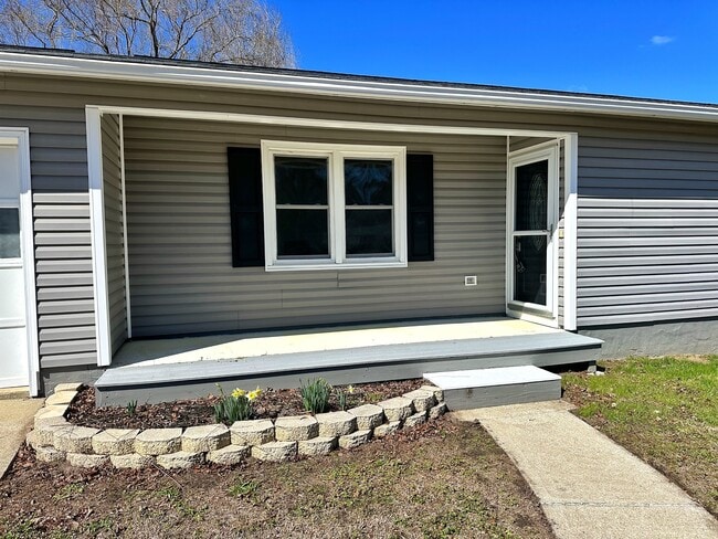 Building Photo - 115 Fieldcrest Dr