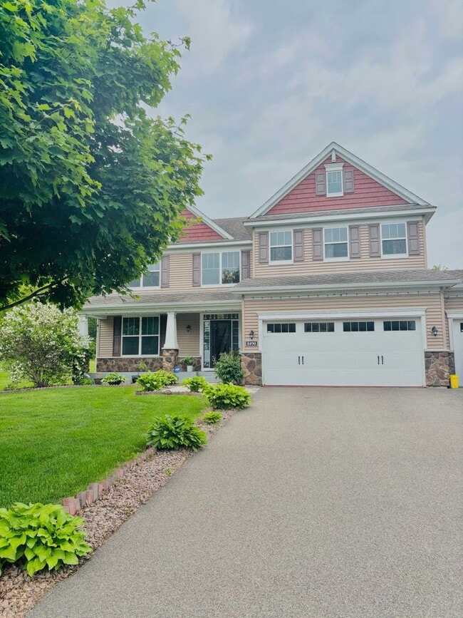 Building Photo - ONE OF A KIND 5bed/4bath!  *HOME THEATER* ...