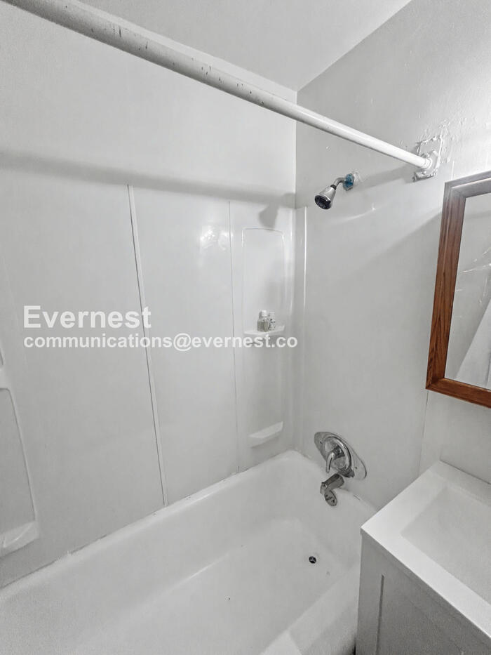 Building Photo - 3880 W 37th St