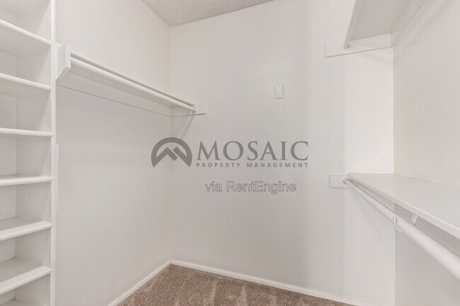 Building Photo - 3841 W Bluefield Ave