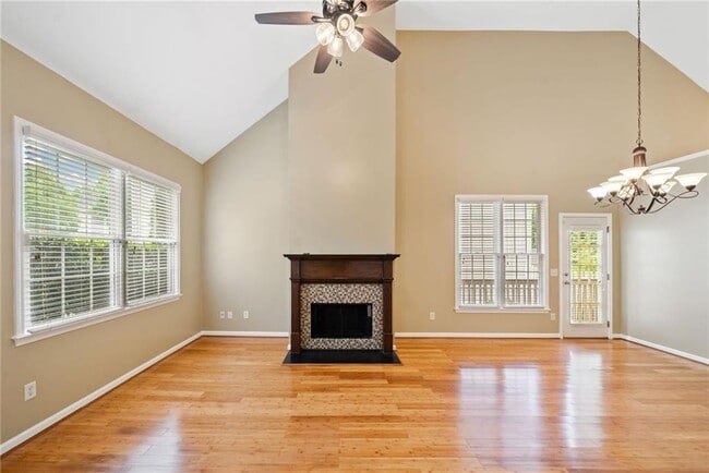 Building Photo - 726 Gardenside Cir SE