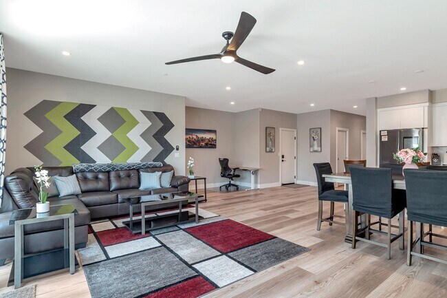 Building Photo - Fully Furnished 3BD/2BA Home with Solar – ...