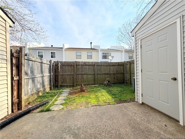 Building Photo - 9 Sidewinder Ct