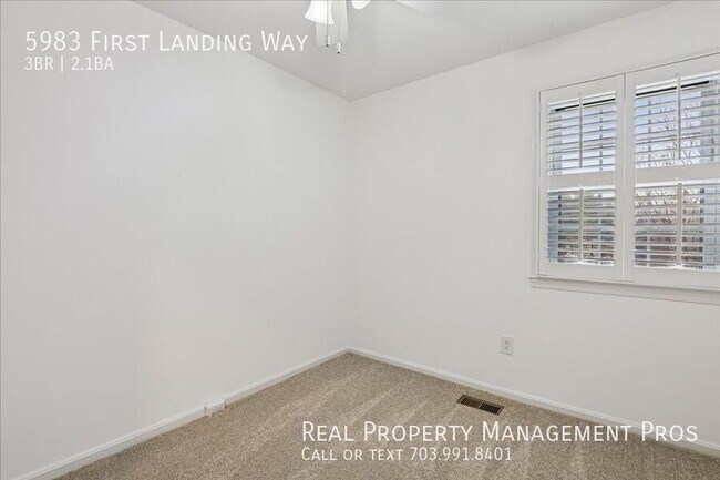 Building Photo - 5983 First Lndg Wy