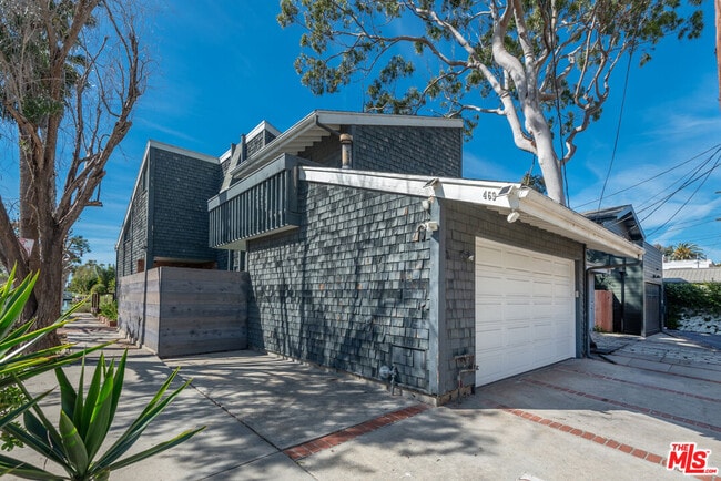 Building Photo - 469 Sherman Ave