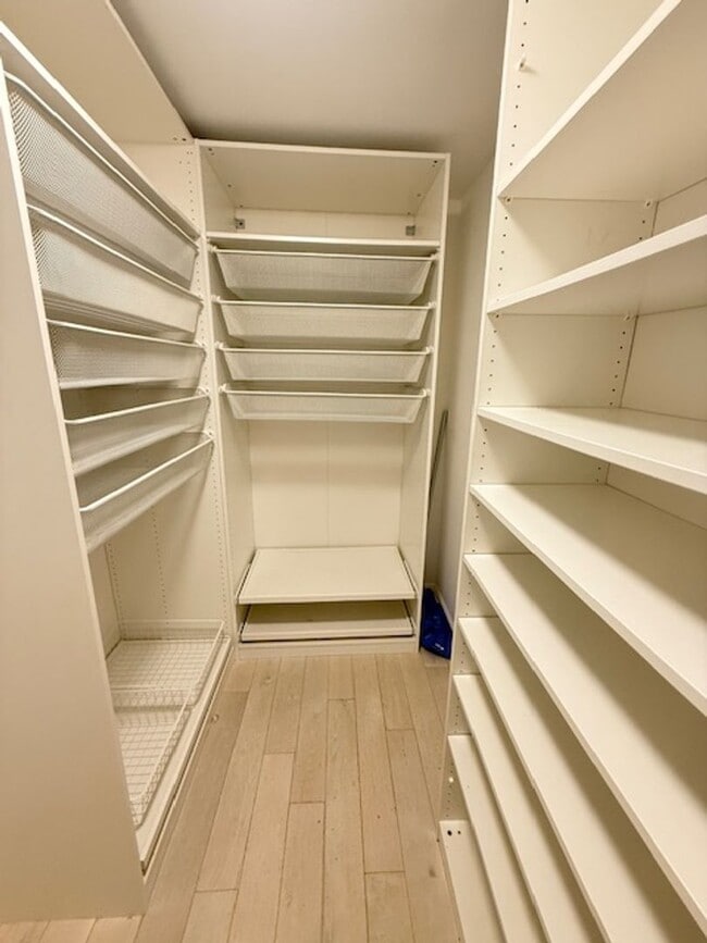 Building Photo - Unique Condo in Huntington Harbor