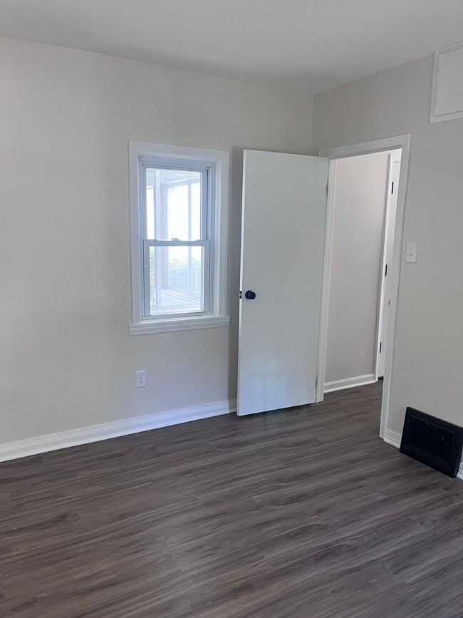 Building Photo - 1615 1617-1617 Canadian Ave