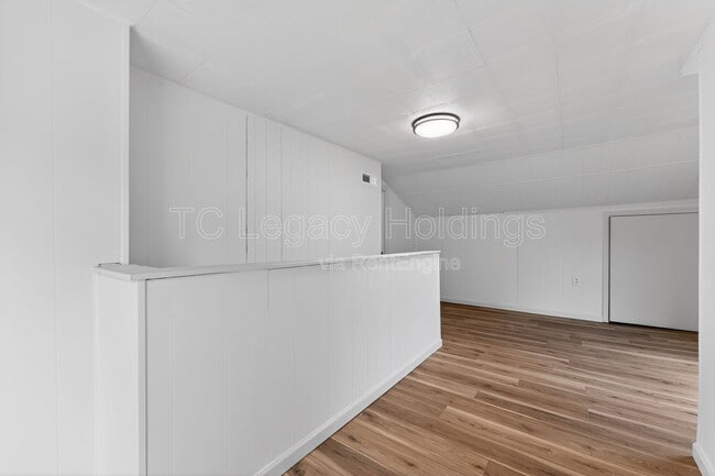Building Photo - 192 Fairmor Dr