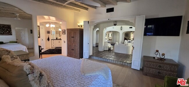 Building Photo - 2231 S Caliente Dr