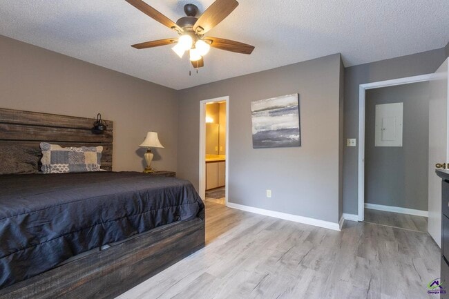 Building Photo - 135 Sussex Dr