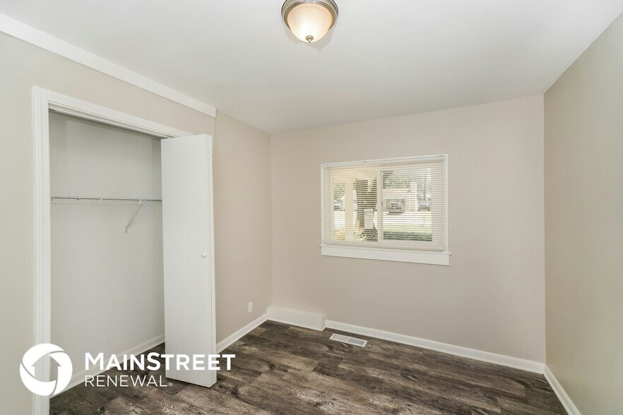 Building Photo - 7419 Sherrard Dr