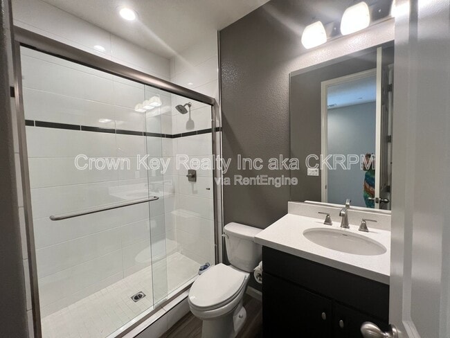 Building Photo - 2254 Middlebury Dr
