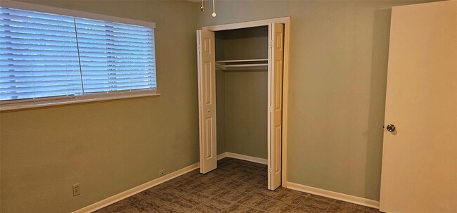 Building Photo - 1411 Braes Ridge Dr