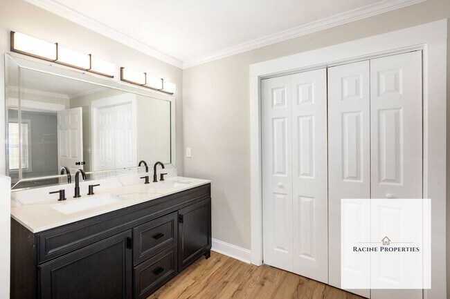 Building Photo - Charming Three Bedroom in Greer, SC