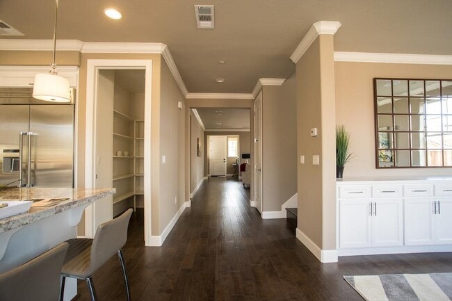 Building Photo - 6462 Almaden Rd