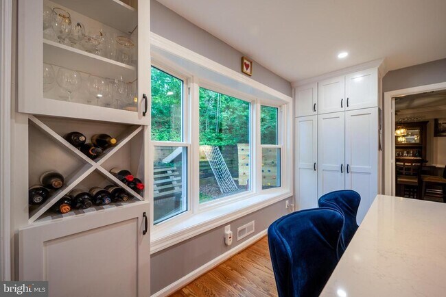 Building Photo - 2235 Abbotsford Dr