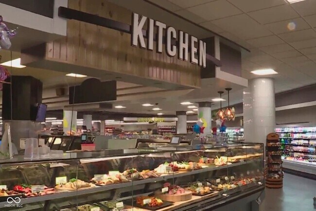 Building Photo - 592 E Vermont St