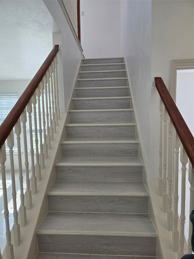 Building Photo - 16203 Dryberry Ct