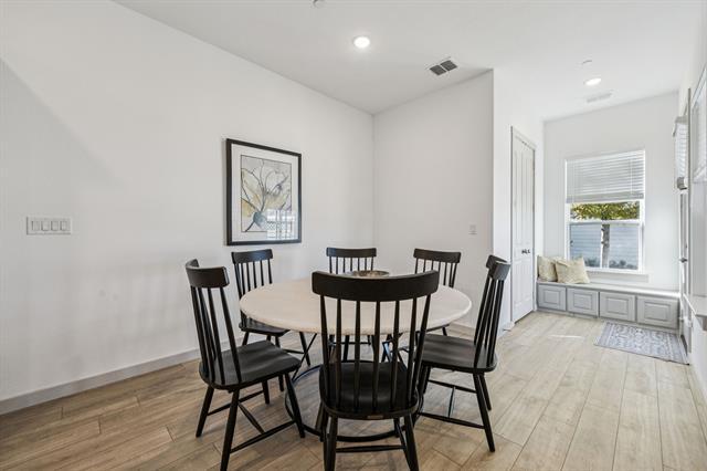 Building Photo - 1000 Redbrick Ln