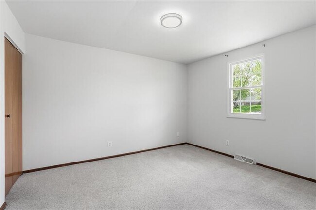 Building Photo - 108 Whitney Dr