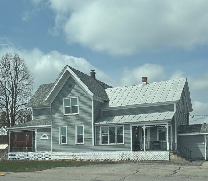 Building Photo - 204 N Main St