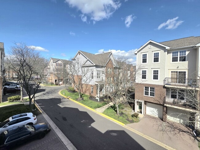 Building Photo - 1604 Post Oak Dr