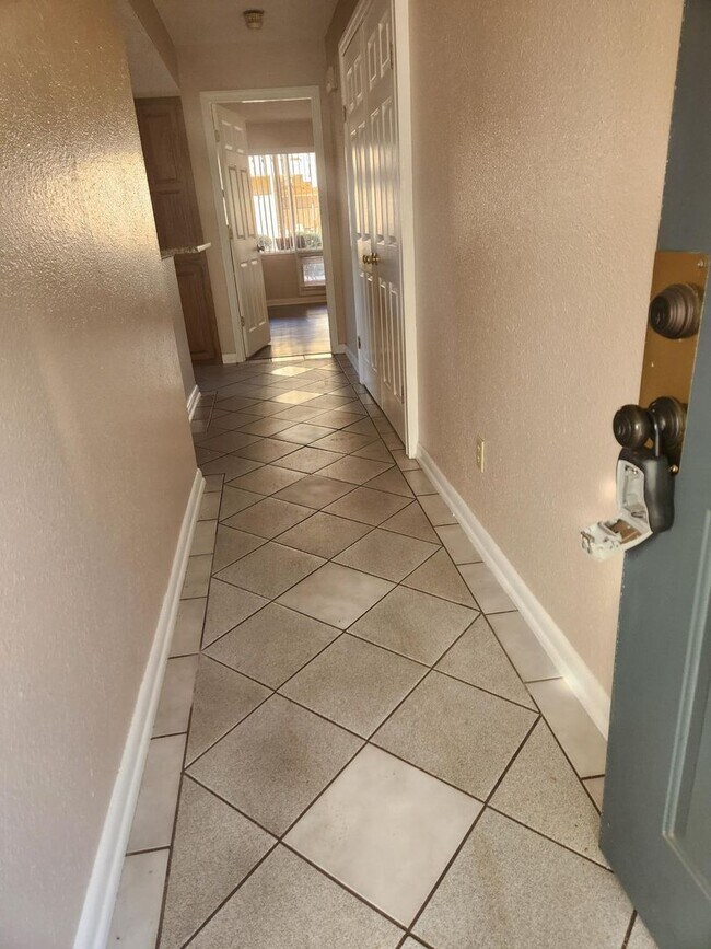 Building Photo - Pier West Condo