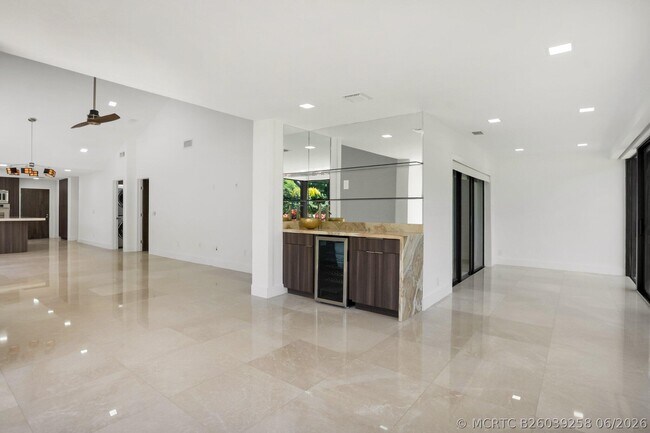 Building Photo - 21922 Cypress Dr