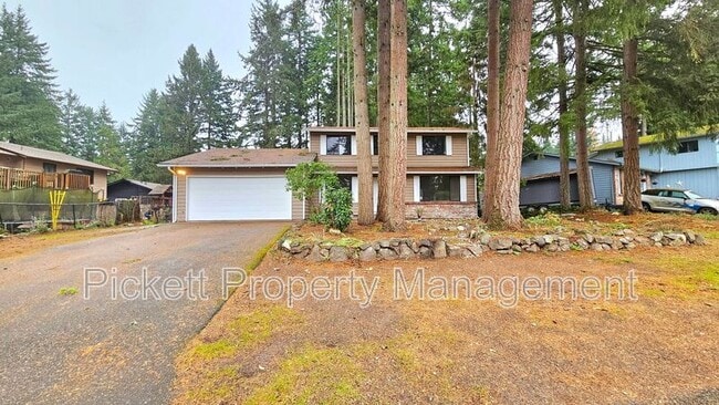 Building Photo - 5401 Pineridge Dr NE