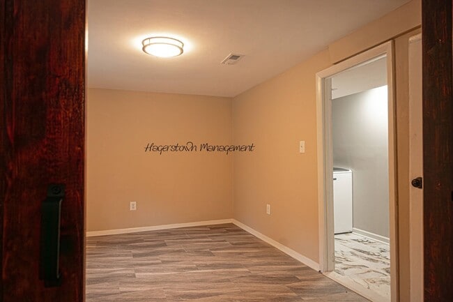 Building Photo - 3 BR Single Family Home In Country Setting