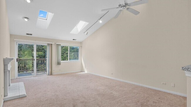 Building Photo - 3073 Kentshire Cir