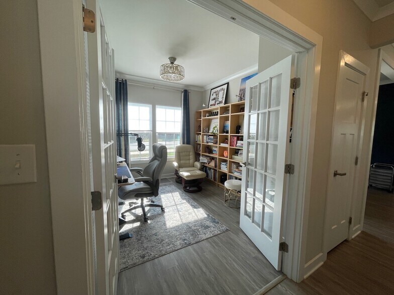 Building Photo - 3007 Sun Valley Dr