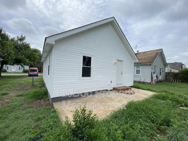 Building Photo - 160 Bend Farm Rd