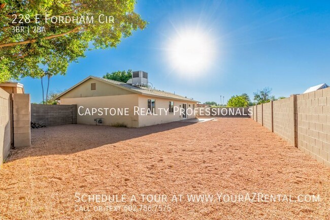 Building Photo - 3 Bed 2 Bath single story home in Tempe!