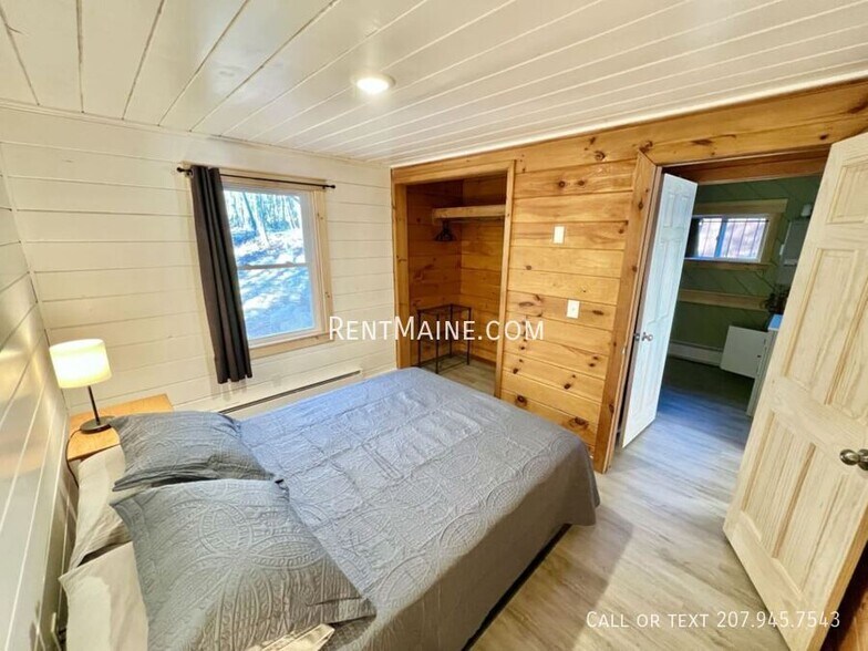 Building Photo - 8 Sand Beach Ln