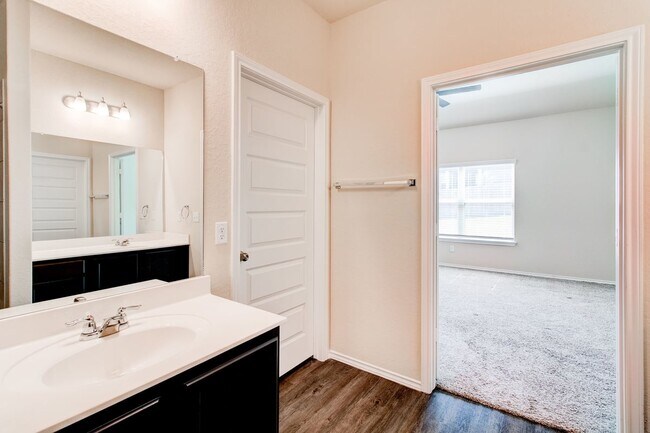 Building Photo - 15219 Selene View