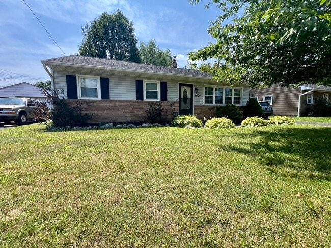 Primary Photo - 3-Bedroom Single Family Home in Bristol! A...