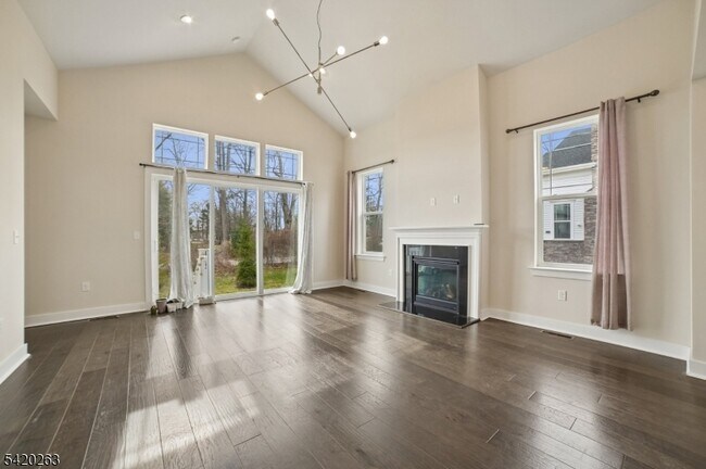 Building Photo - 25 Stone Ct