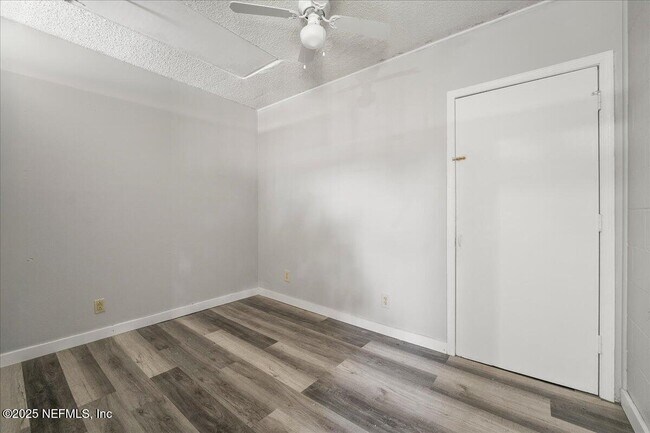 Building Photo - 1701 Donna Dr