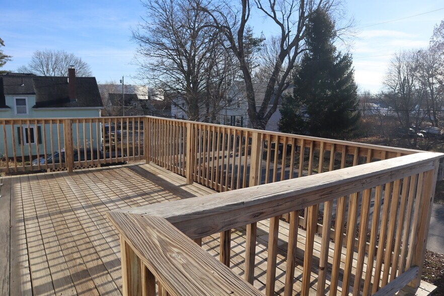 Deck/Entrance to Unit - 4 Palmer St