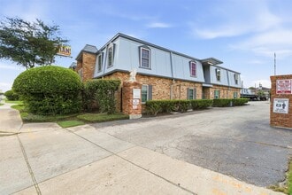 Building Photo - 3131 Southwest Fwy