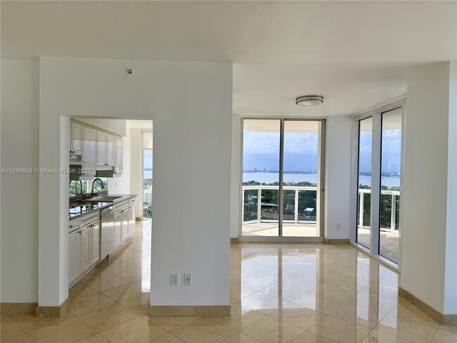 Building Photo - 4775 Collins Ave