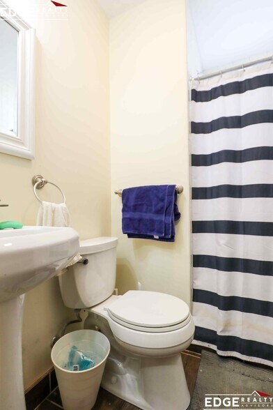 Building Photo - 5 Smythe St